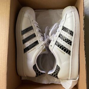 Adidas superstars snakeskin print